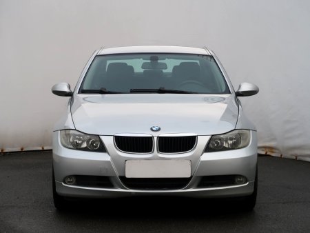 BMW Řada 3, 2007 - pohled č. 2