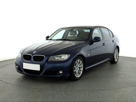 BMW Řada 3, 2011 - pohled č. 3