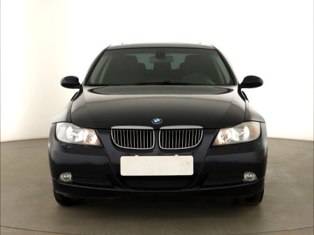 BMW Řada 3, 2006 - pohled č. 2