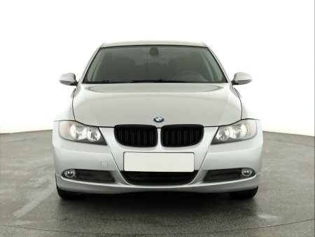 BMW Řada 3, 2009 - pohled č. 2
