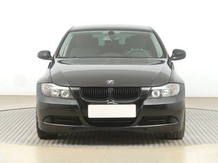 BMW Řada 3, 2008 - pohled č. 2