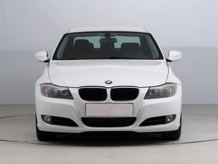 BMW Řada 3, 2011 - pohled č. 2