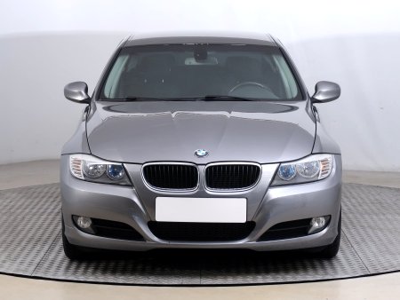 BMW Řada 3, 2011 - pohled č. 2