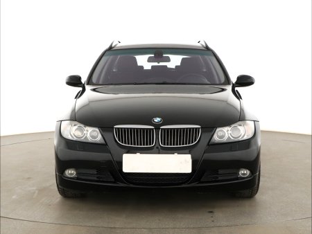 BMW Řada 3, 2005 - pohled č. 2
