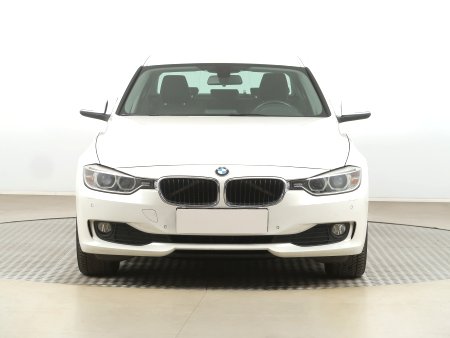 BMW Řada 3, 2012 - pohled č. 2