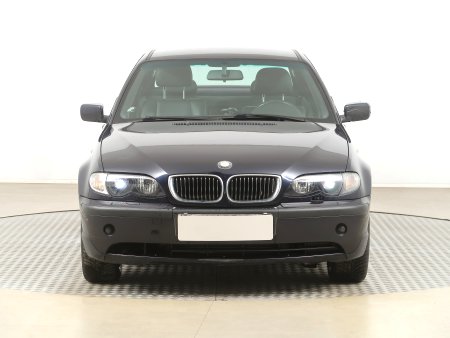 BMW Řada 3, 2003 - pohled č. 2