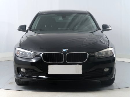 BMW Řada 3, 2013 - pohled č. 2
