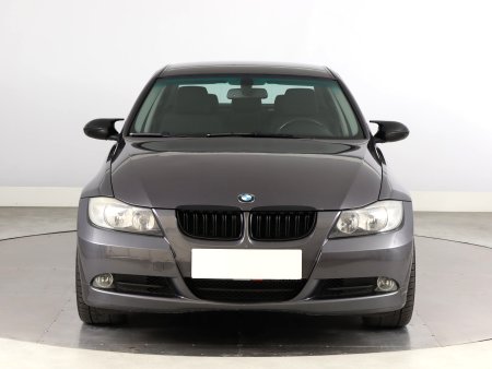 BMW Řada 3, 2005 - pohled č. 2