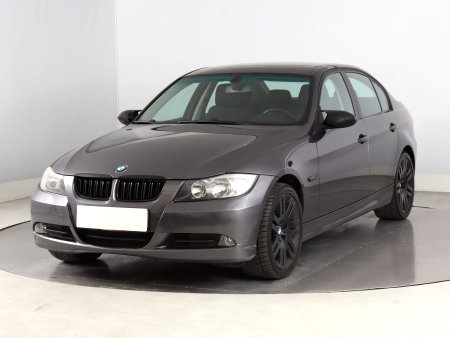 BMW Řada 3, 2005 - pohled č. 3