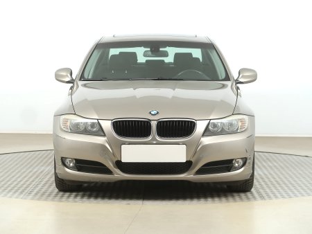 BMW Řada 3, 2009 - pohled č. 2