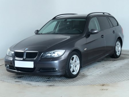 BMW Řada 3, 2007 - pohled č. 3