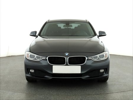 BMW Řada 3, 2013 - pohled č. 2