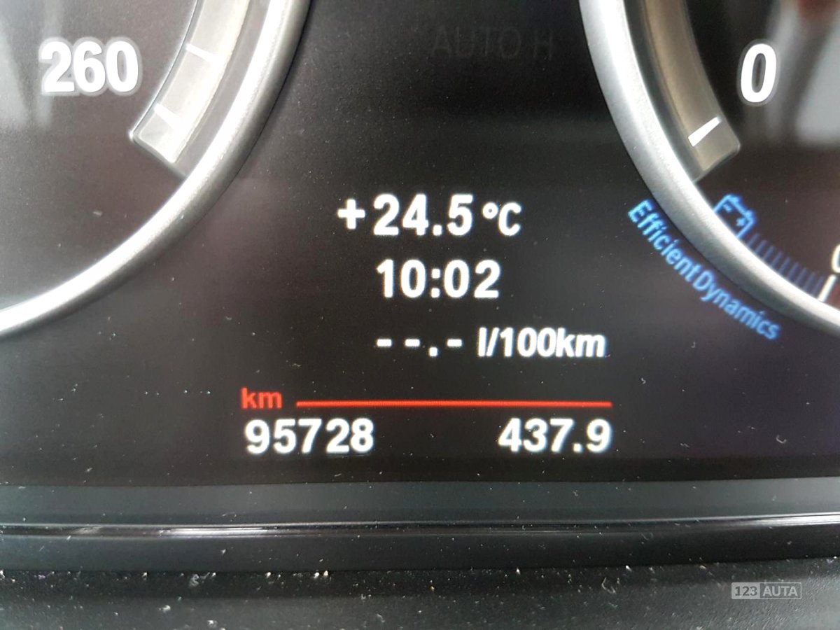 BMW Řada 5, 2011 - pohled č. 8