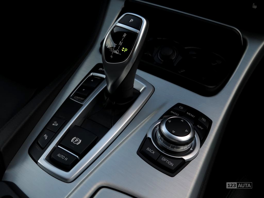 BMW Řada 5, 2012 - pohled č. 18