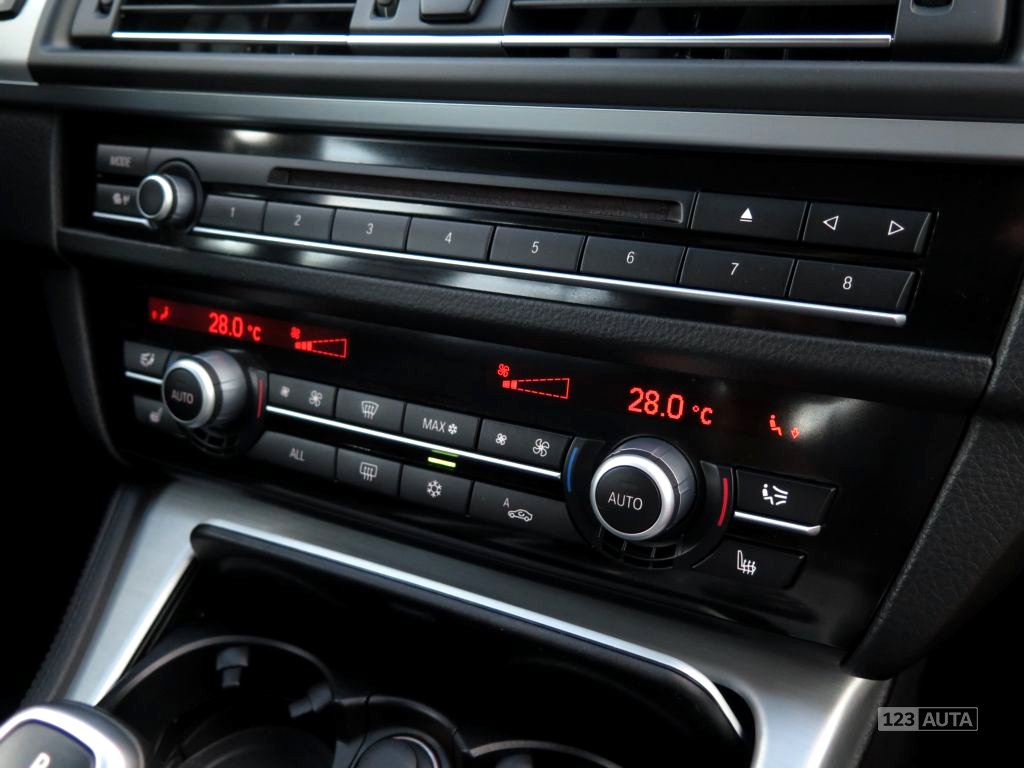 BMW Řada 5, 2012 - pohled č. 19