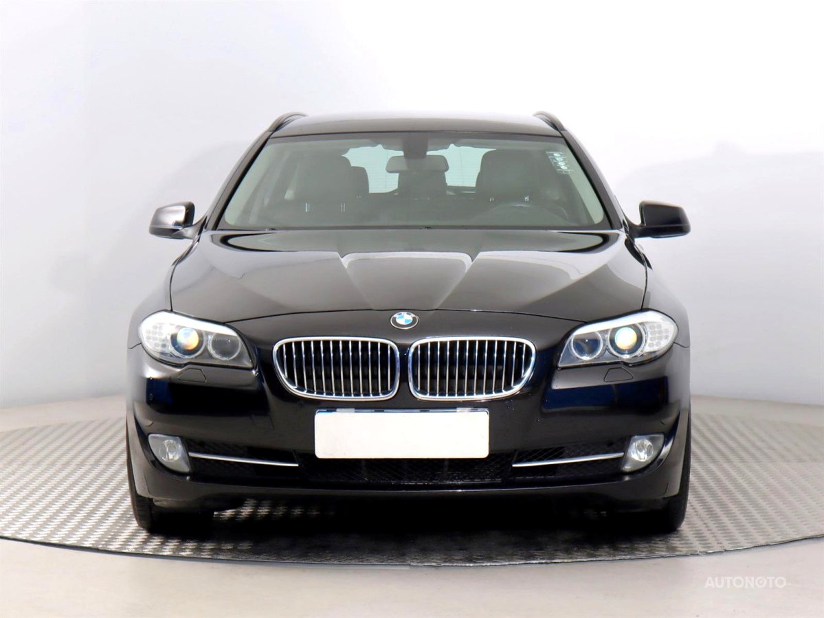 BMW Řada 5, 2012 - pohled č. 2