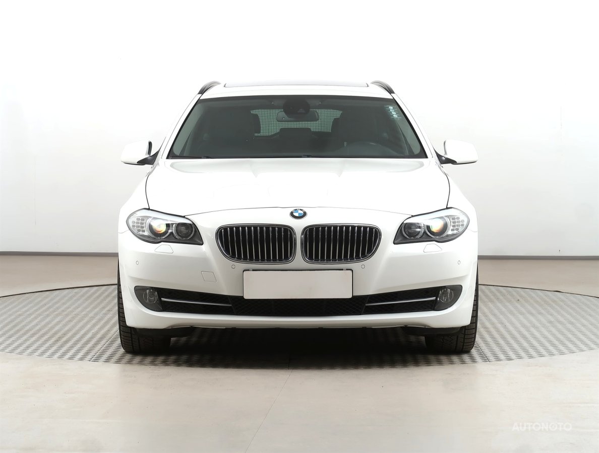 BMW Řada 5, 2012 - pohled č. 2