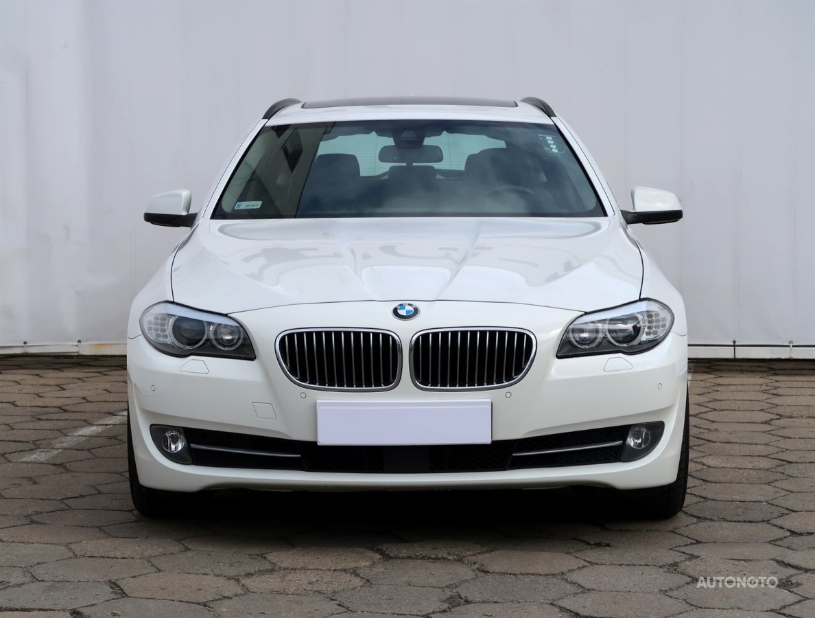 BMW Řada 5, 2013 - pohled č. 2