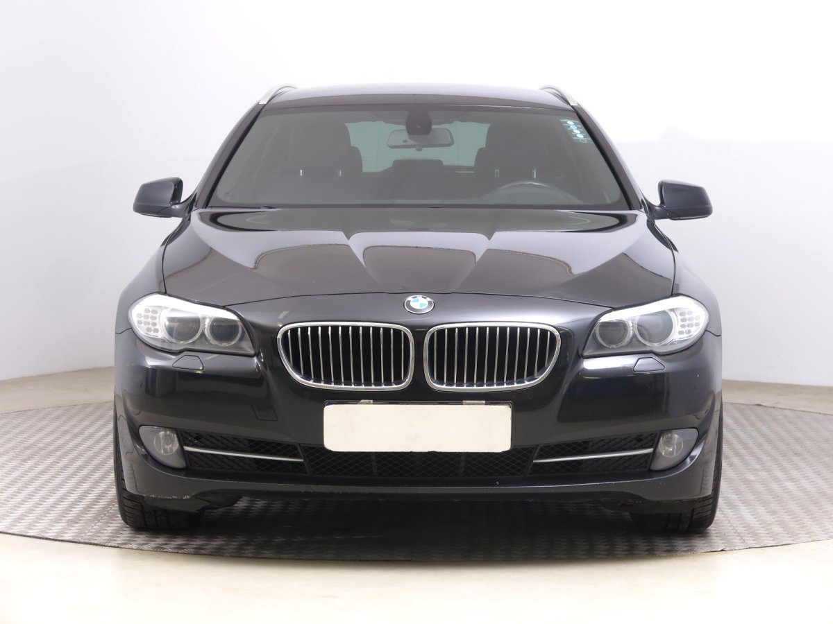 BMW Řada 5, 2011 - pohled č. 2