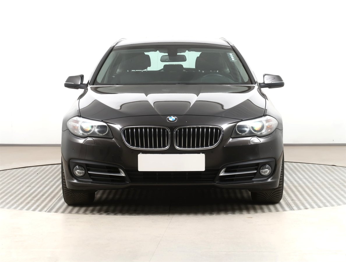 BMW Řada 5, 2013 - pohled č. 2