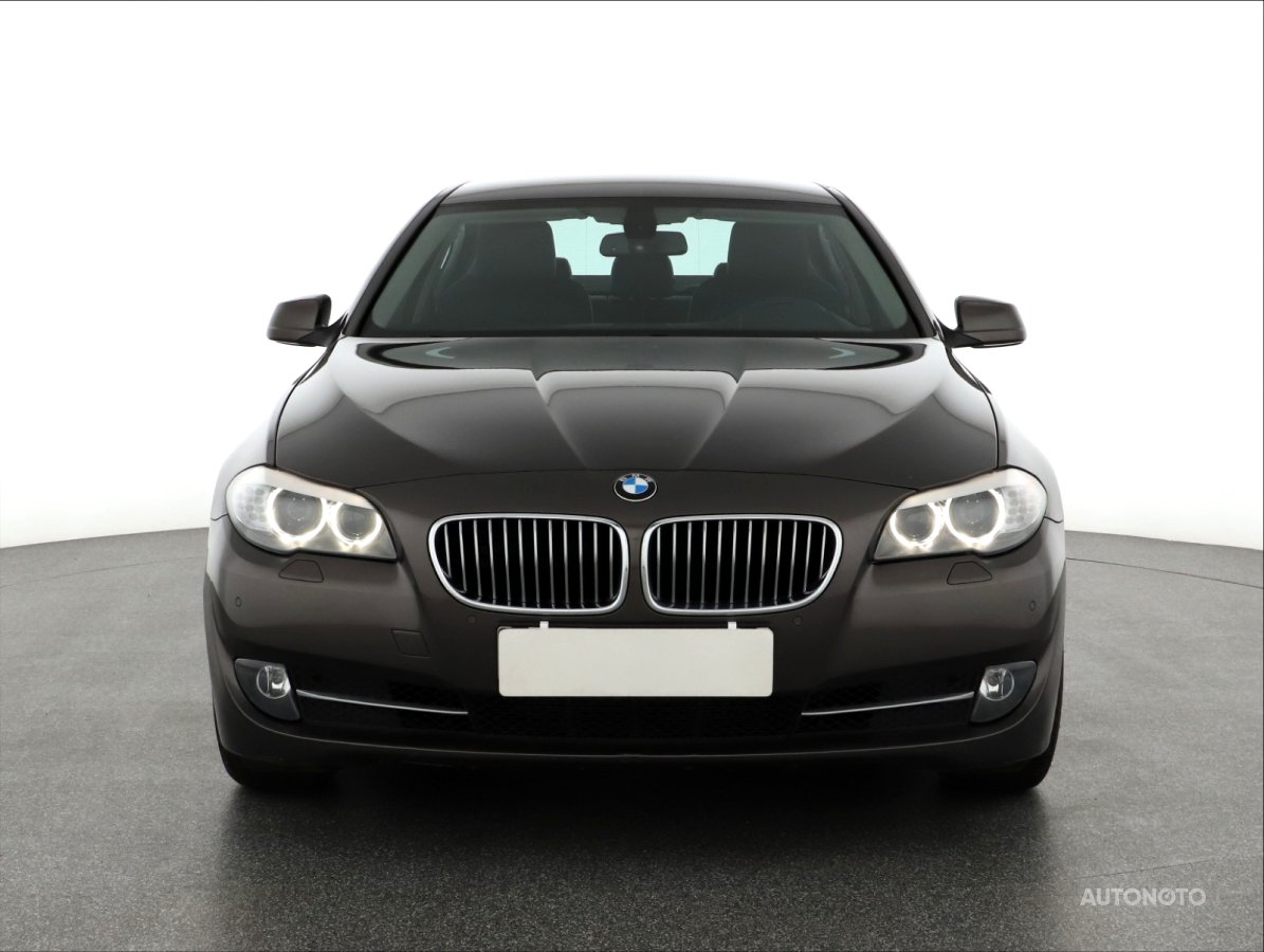 BMW Řada 5, 2012 - pohled č. 2