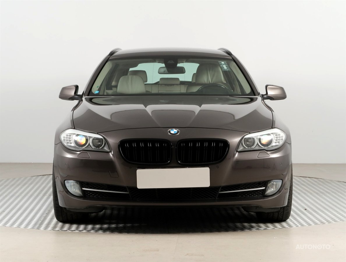 BMW Řada 5, 2013 - pohled č. 2