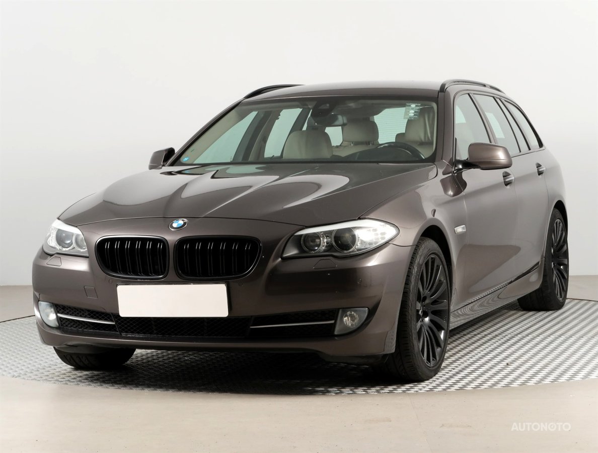 BMW Řada 5, 2013 - pohled č. 3