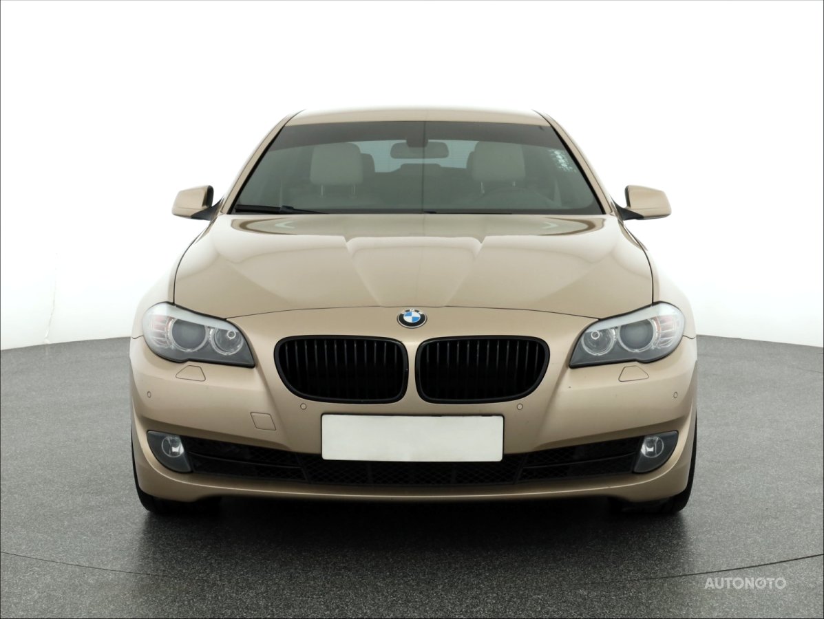 BMW Řada 5, 2010 - pohled č. 2