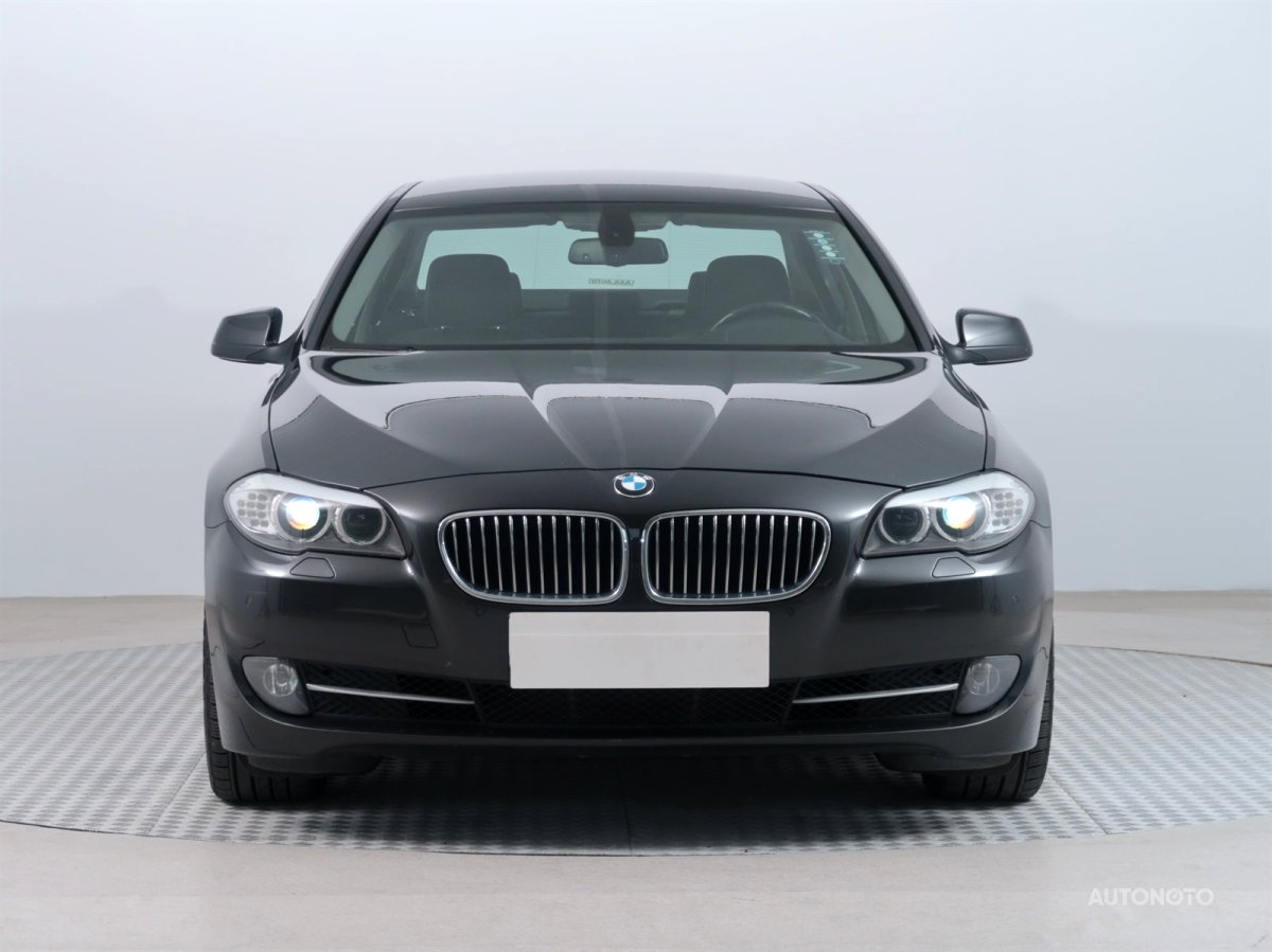 BMW Řada 5, 2010 - pohled č. 2