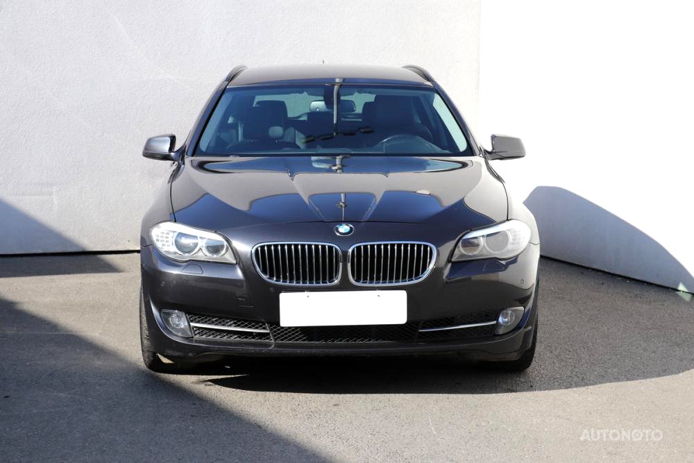 BMW Řada 5, 2012 - pohled č. 2