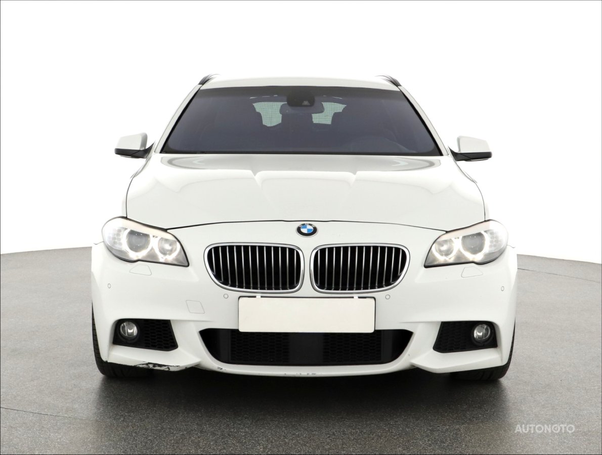 BMW Řada 5, 2011 - pohled č. 2