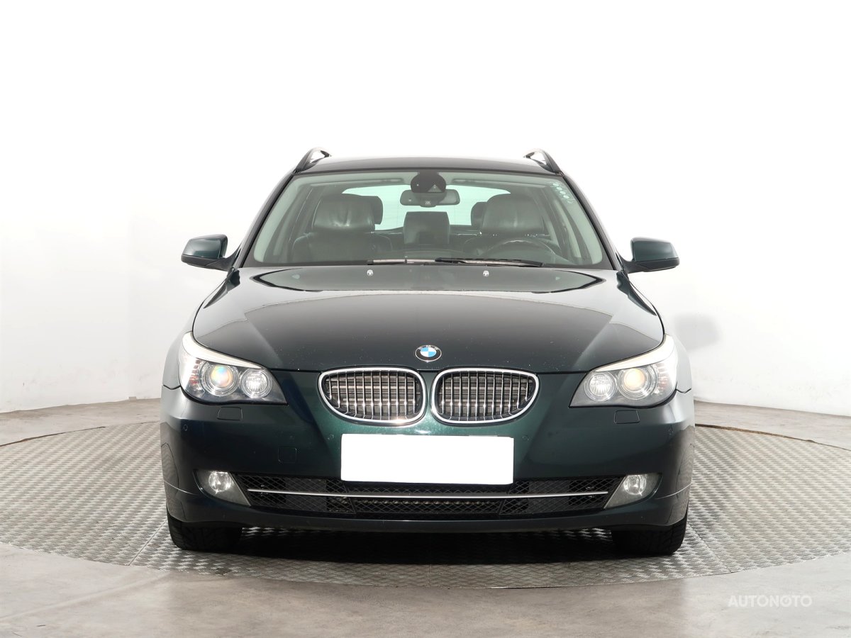 BMW Řada 5, 2010 - pohled č. 2