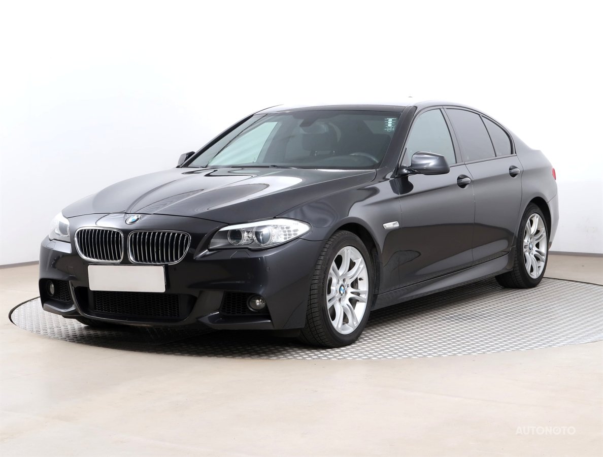 BMW Řada 5, 2013 - pohled č. 3