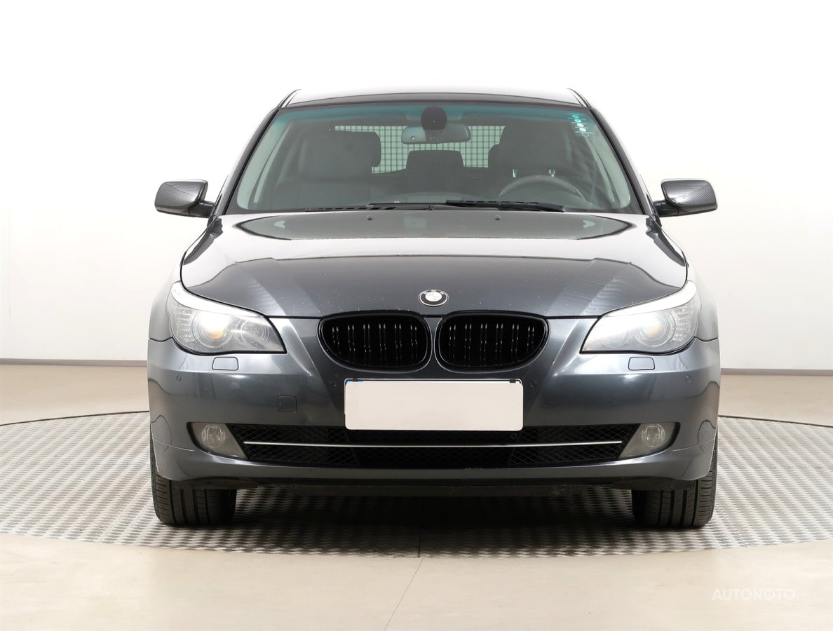 BMW Řada 5, 2008 - pohled č. 2