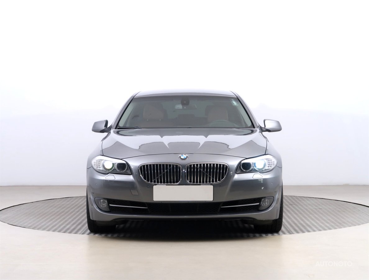 BMW Řada 5, 2011 - pohled č. 2