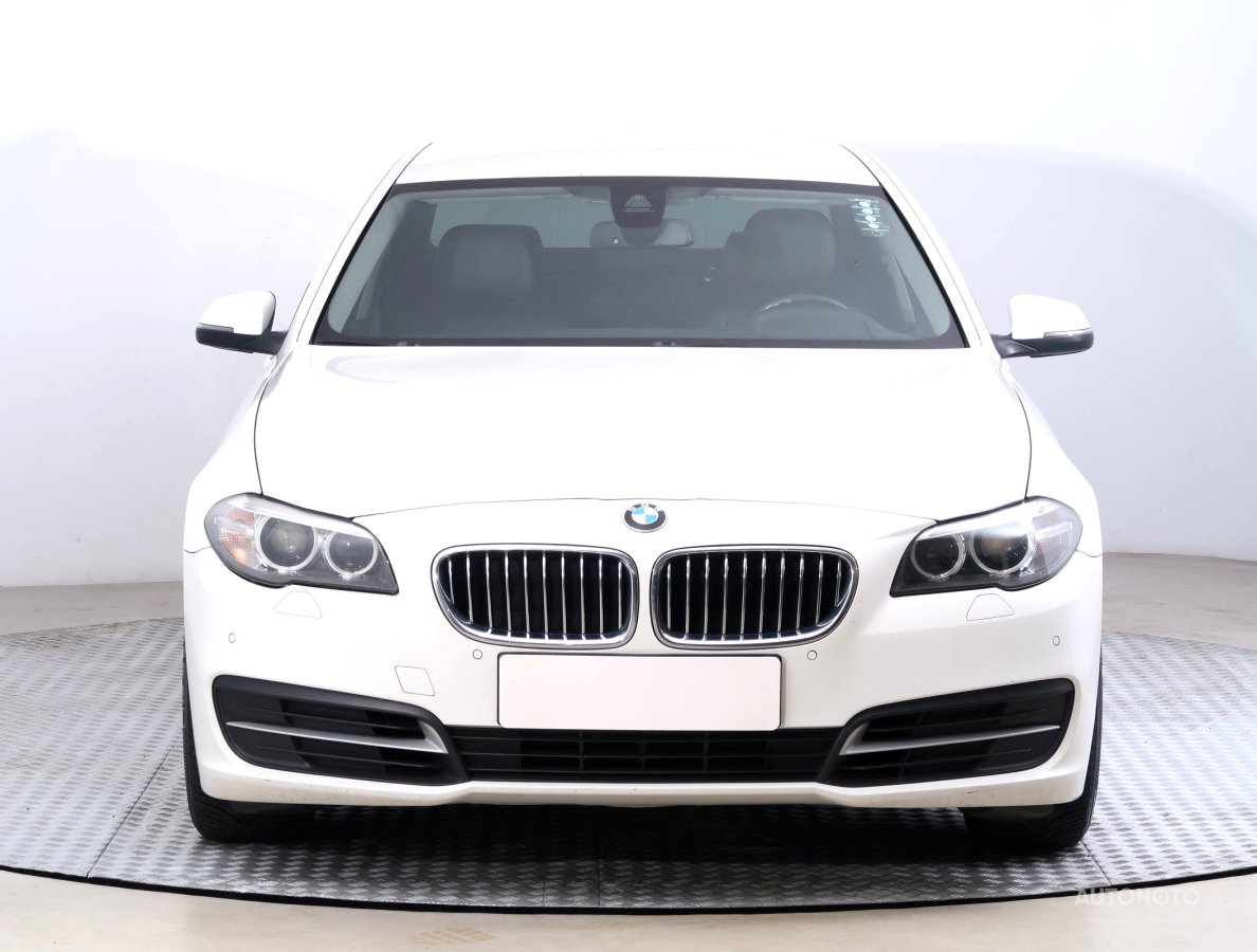 BMW Řada 5, 2013 - pohled č. 2