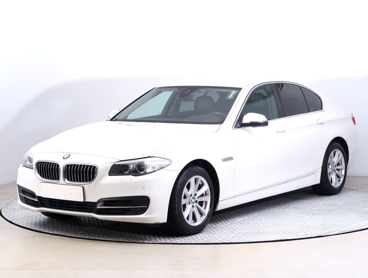 BMW Řada 5, 2013 - pohled č. 3