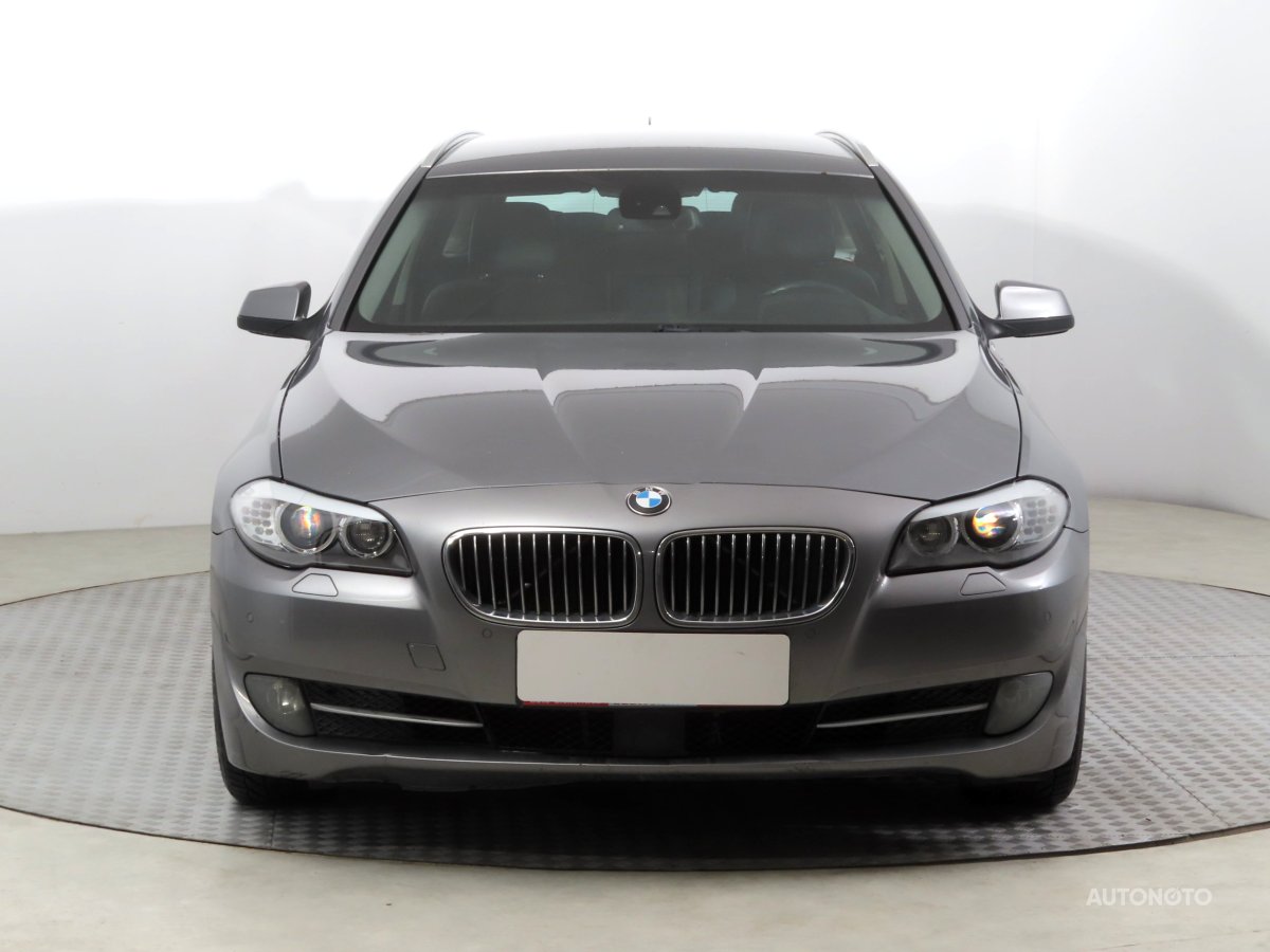 BMW Řada 5, 2011 - pohled č. 2