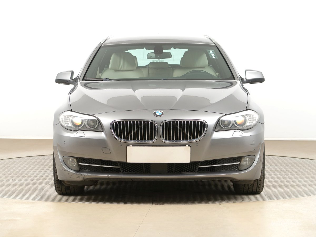 BMW Řada 5, 2012 - pohled č. 2