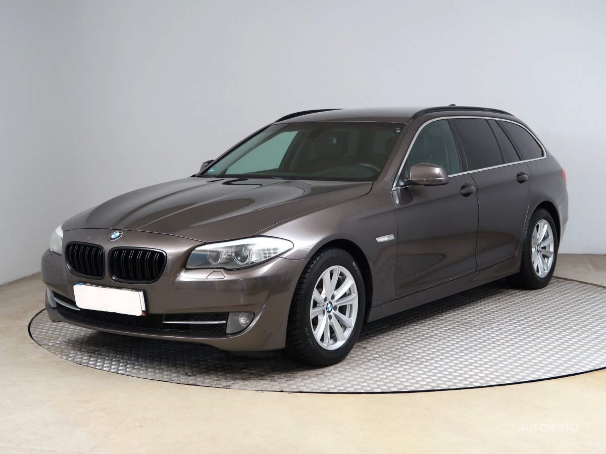 BMW Řada 5, 2011 - pohled č. 3