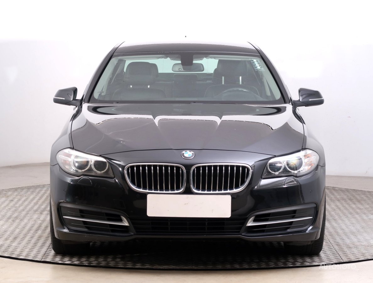 BMW Řada 5, 2013 - pohled č. 2