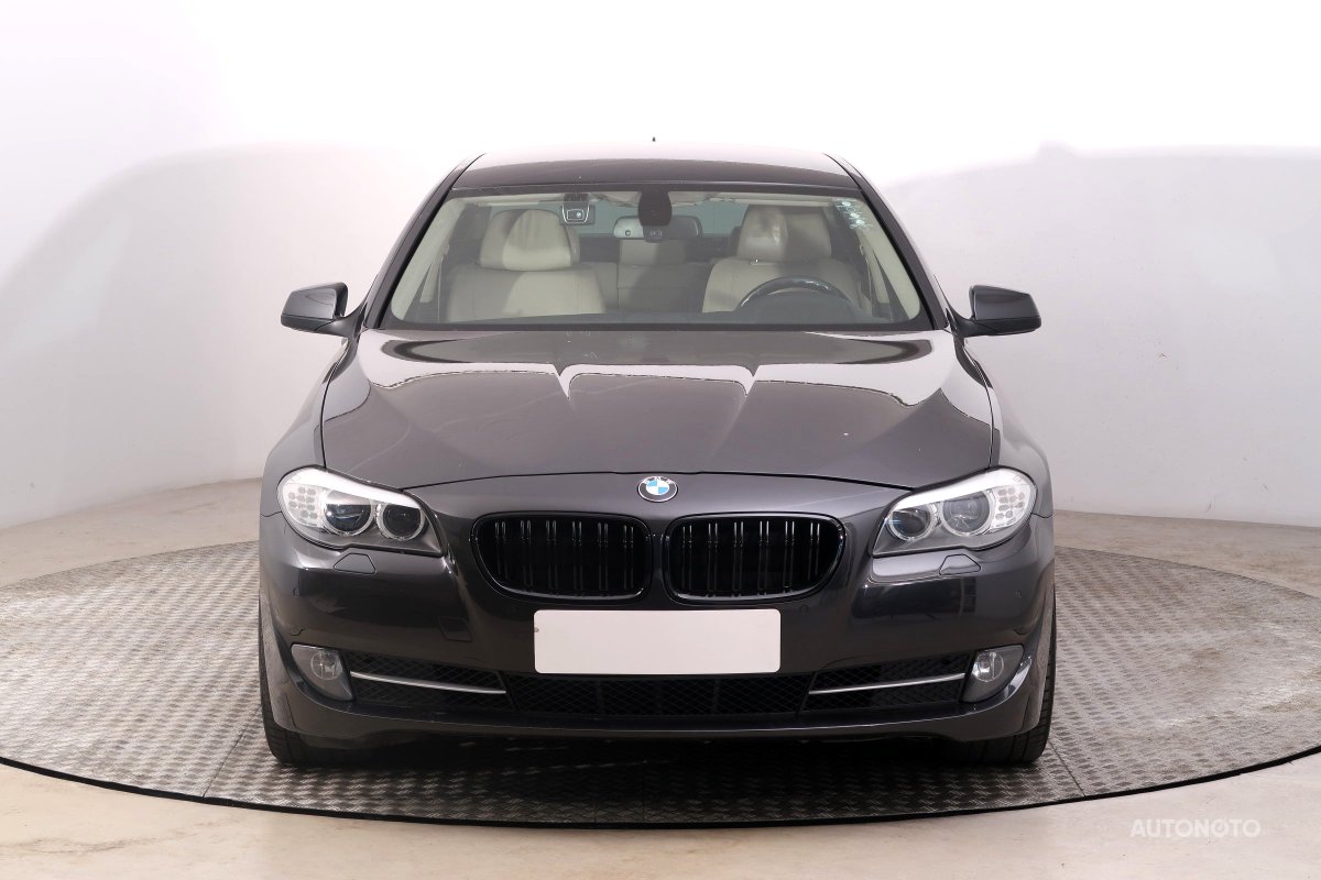 BMW Řada 5, 2012 - pohled č. 2