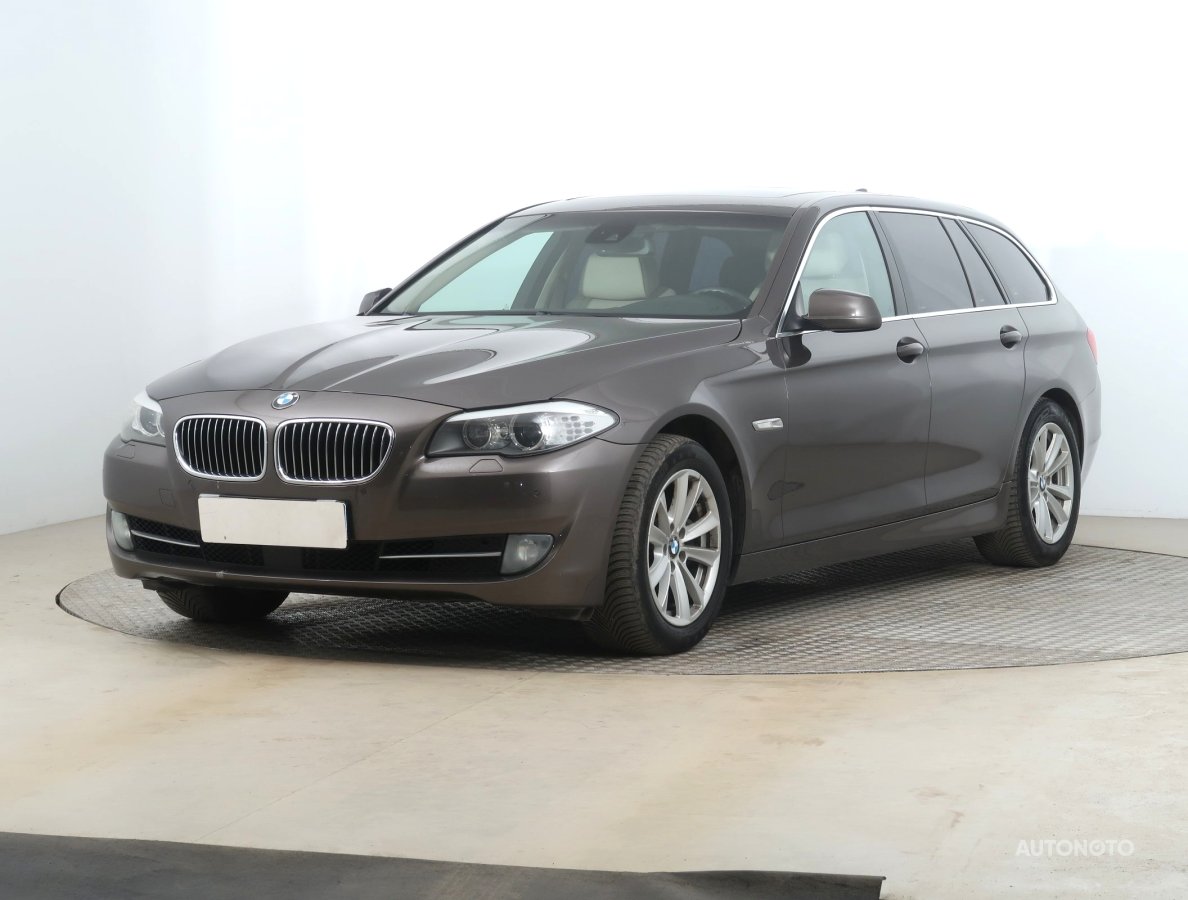 BMW Řada 5, 2011 - pohled č. 3