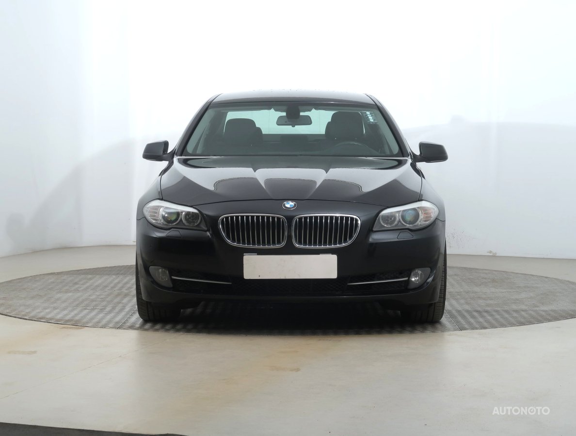 BMW Řada 5, 2012 - pohled č. 2