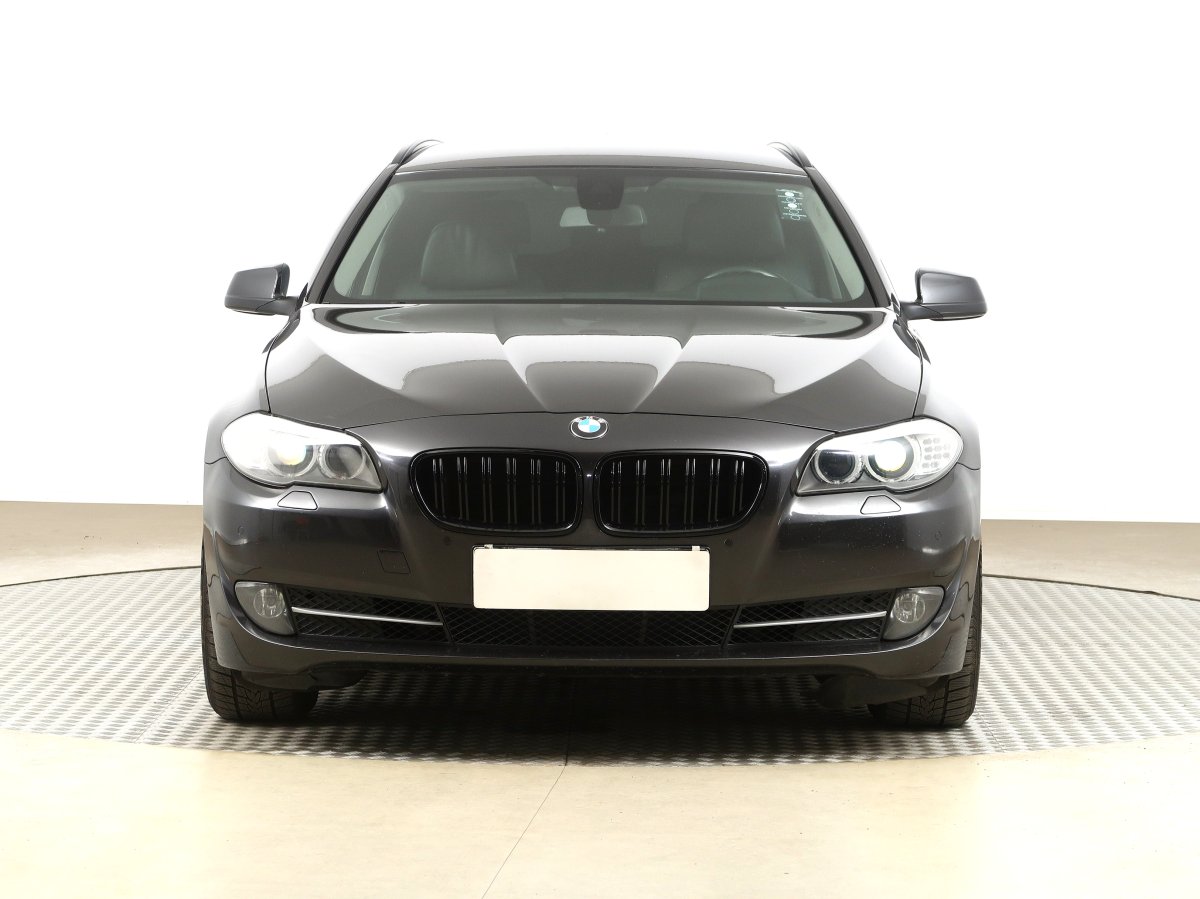 BMW Řada 5, 2013 - pohled č. 2