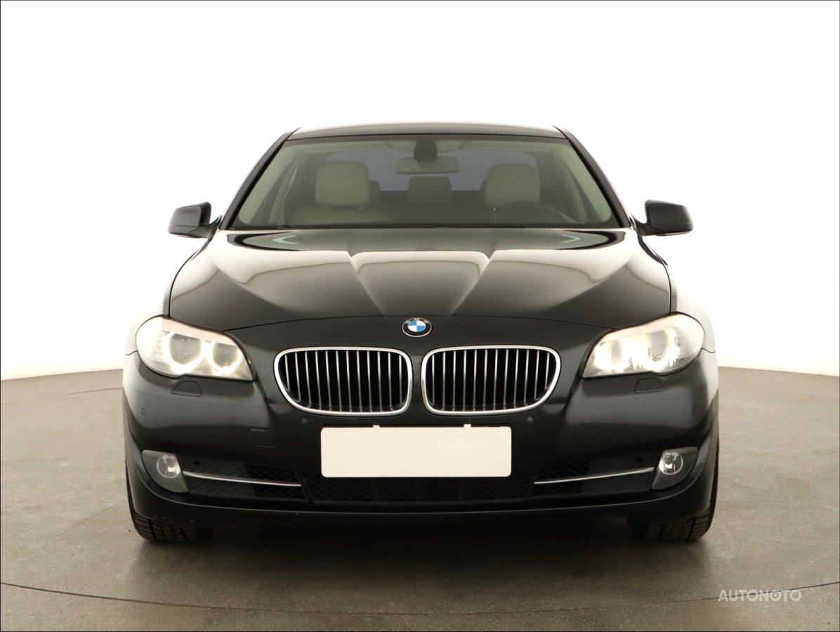 BMW Řada 5, 2012 - pohled č. 2
