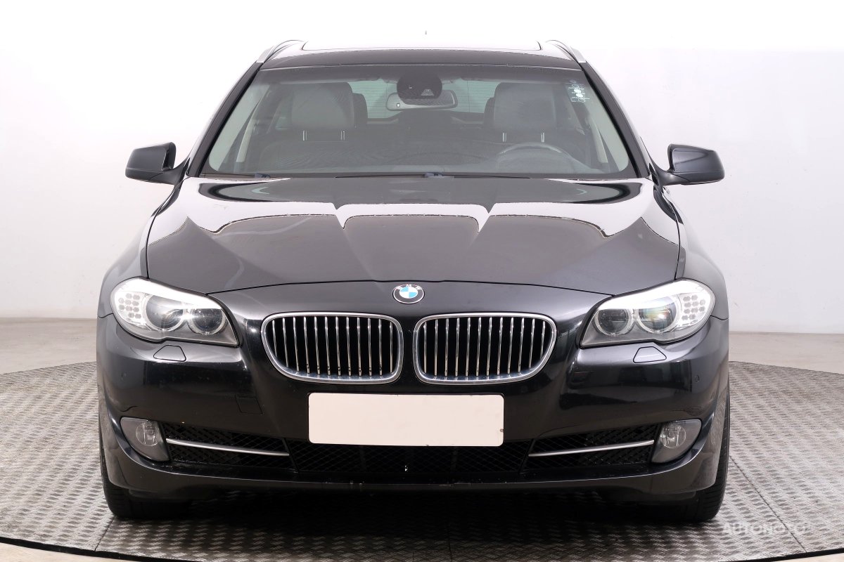 BMW Řada 5, 2011 - pohled č. 2