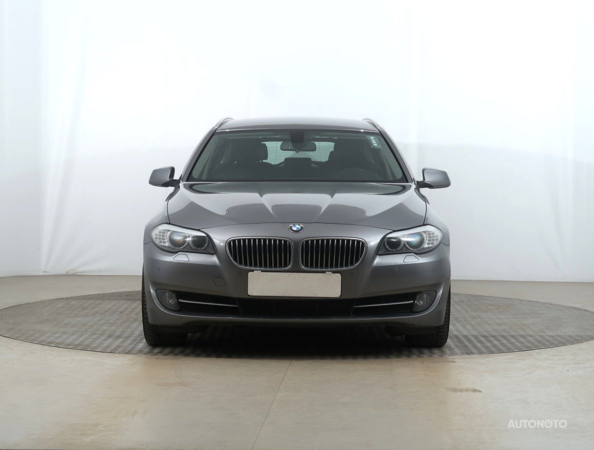 BMW Řada 5, 2013 - pohled č. 2