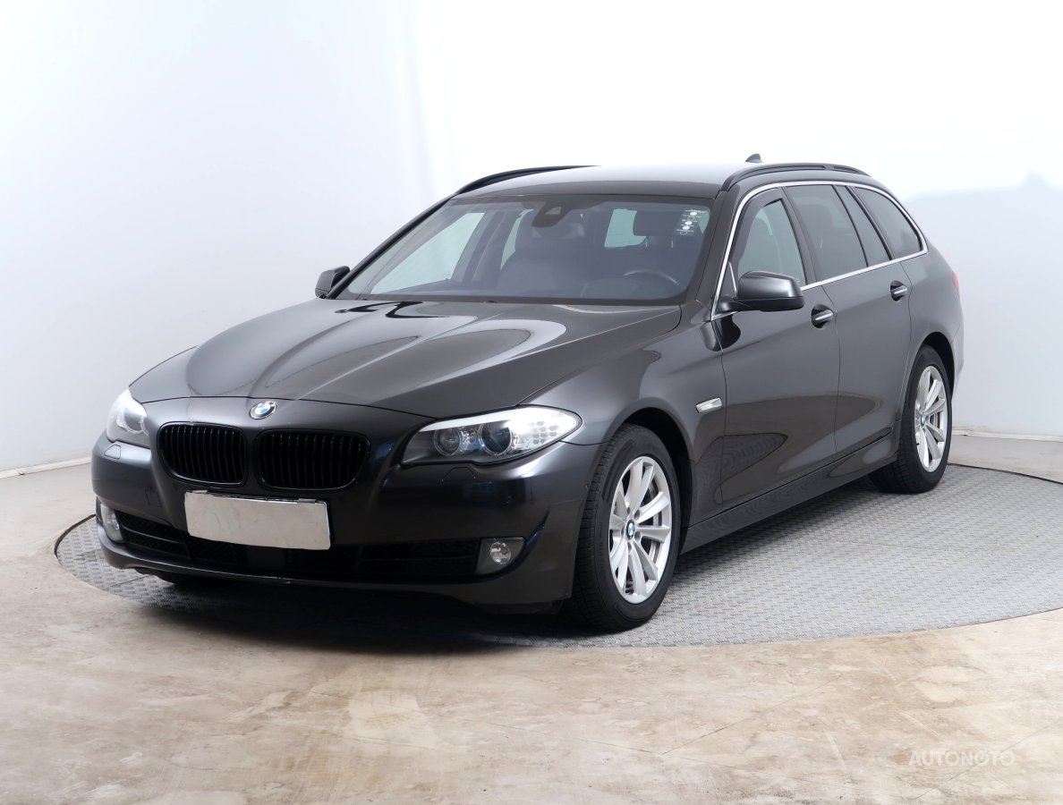 BMW Řada 5, 2012 - pohled č. 3