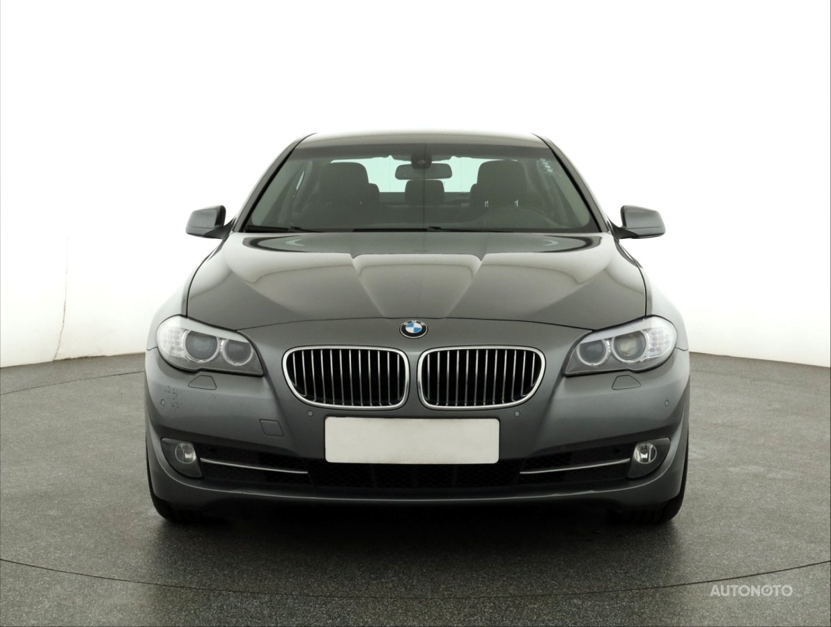 BMW Řada 5, 2012 - pohled č. 2